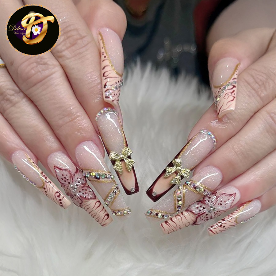 Deluxe Nail Spa 