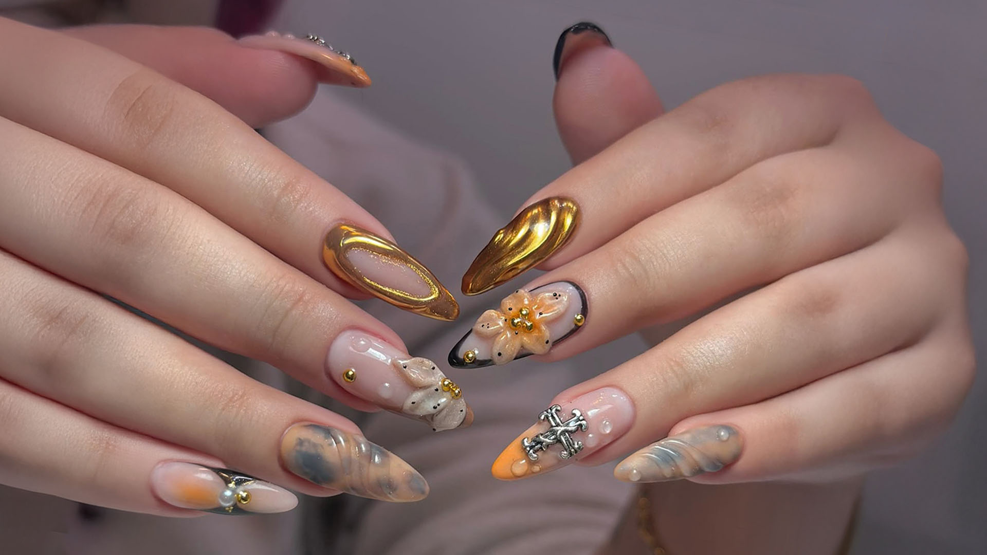 Deluxe Nail Spa 